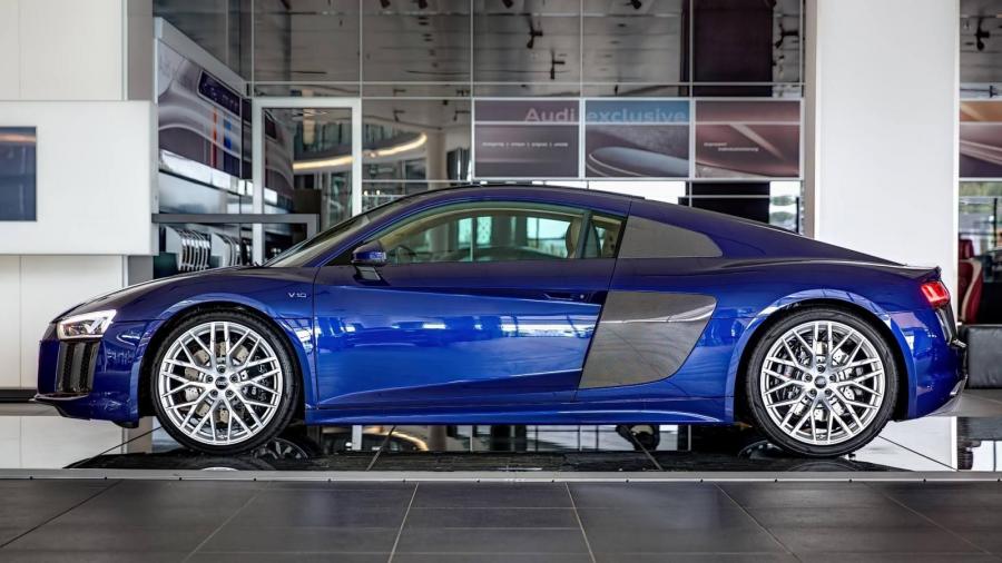  Audi R8 V10 Plus 2015 года  (фото 4 из 15)